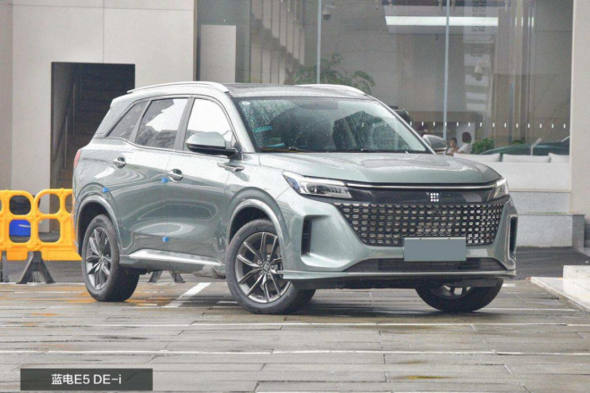 大7座新能源SUV，蓝电E5综合优惠至高3万5，启辰大V DD-i怎么比？